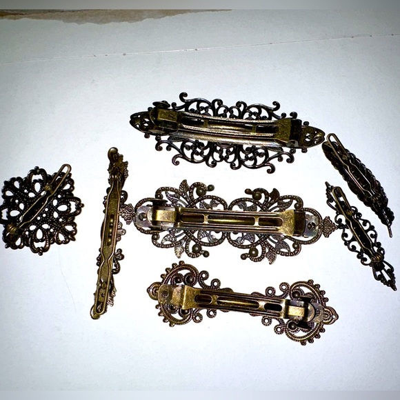 7 small ornate filigree hair clips - Picture 3 of 4
